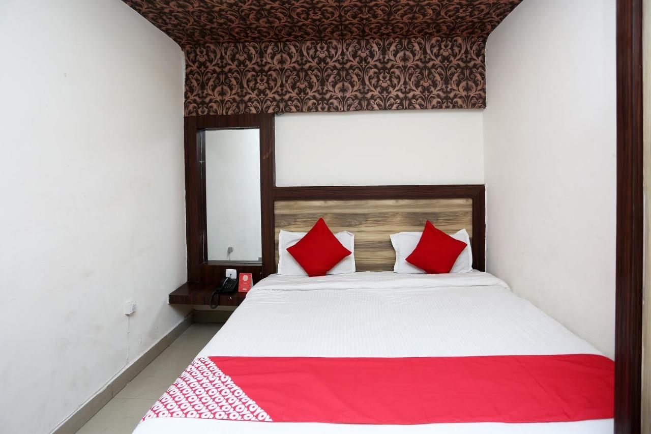 Super Oyo Flagship 4957 Hotel China Town Bhairaun Ghat Ngoại thất bức ảnh